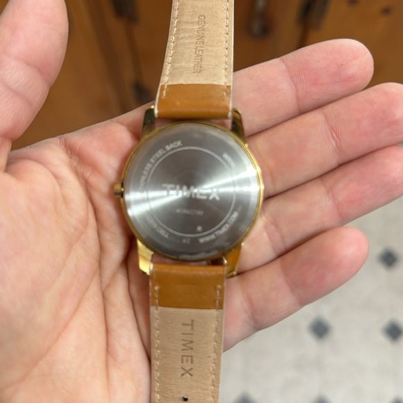 Timex minimalist watch - Picture 2 of 2